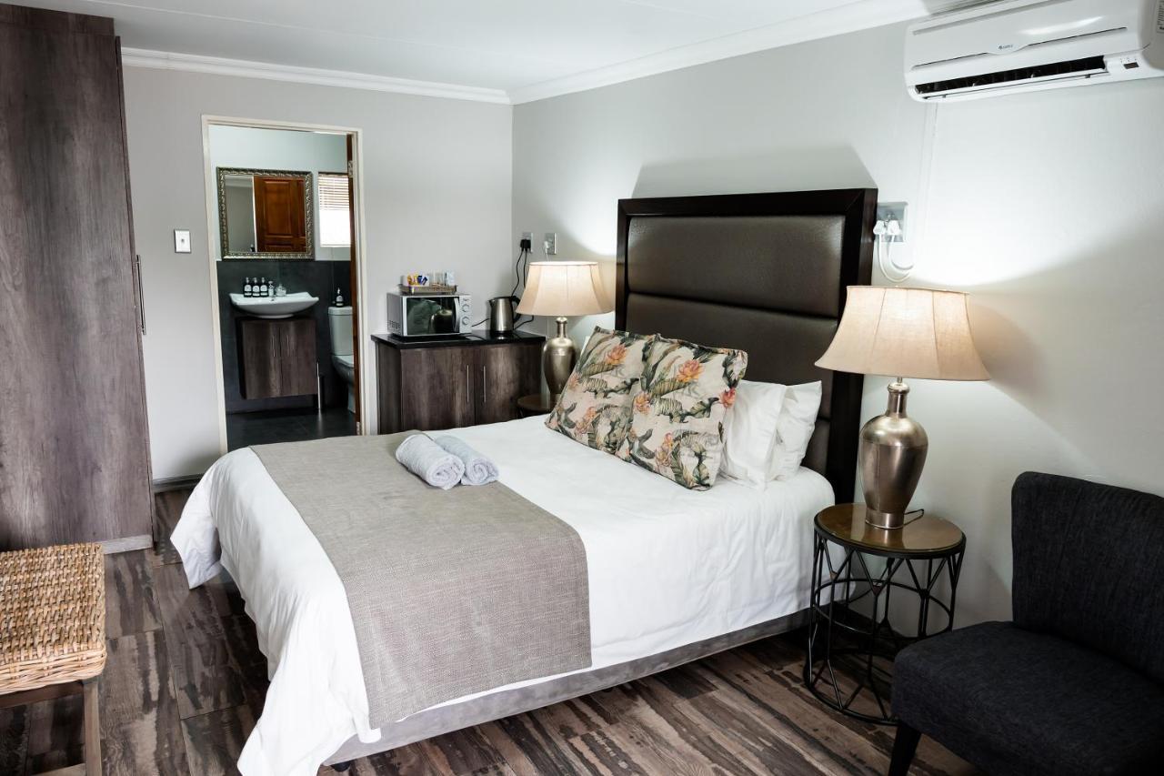 Villa Gracia Guesthouse Клерксдорп Екстериор снимка