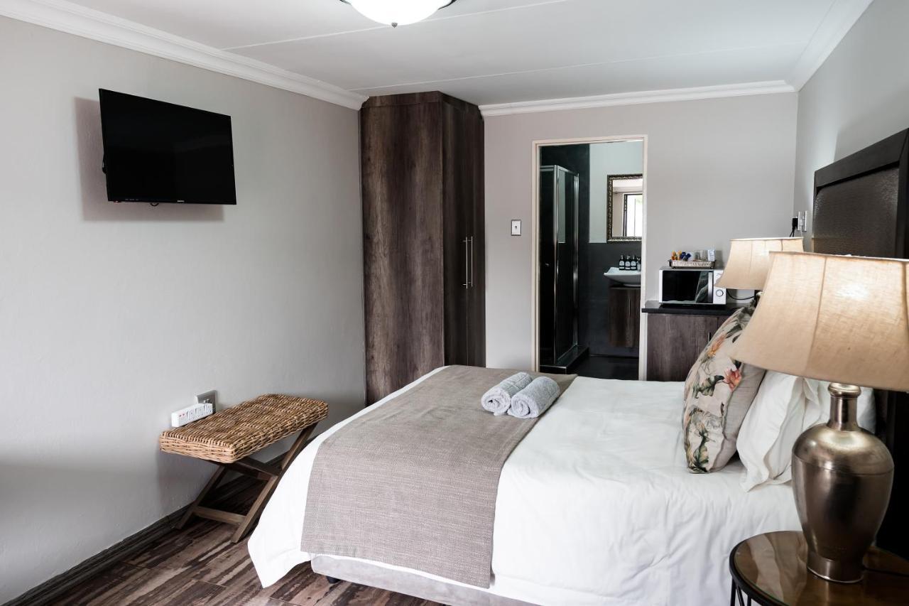 Villa Gracia Guesthouse Клерксдорп Екстериор снимка